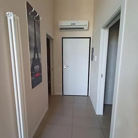 Apartment Incantevole Bilocale, Centro A 8 Min, Ospedale 1 Parma